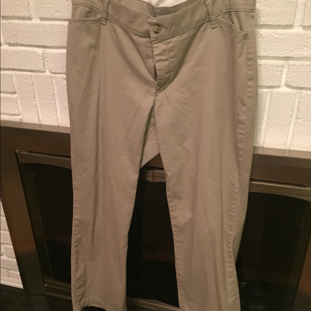 Classic Khakis 16p
